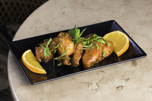 HOT CHICKEN WINGS